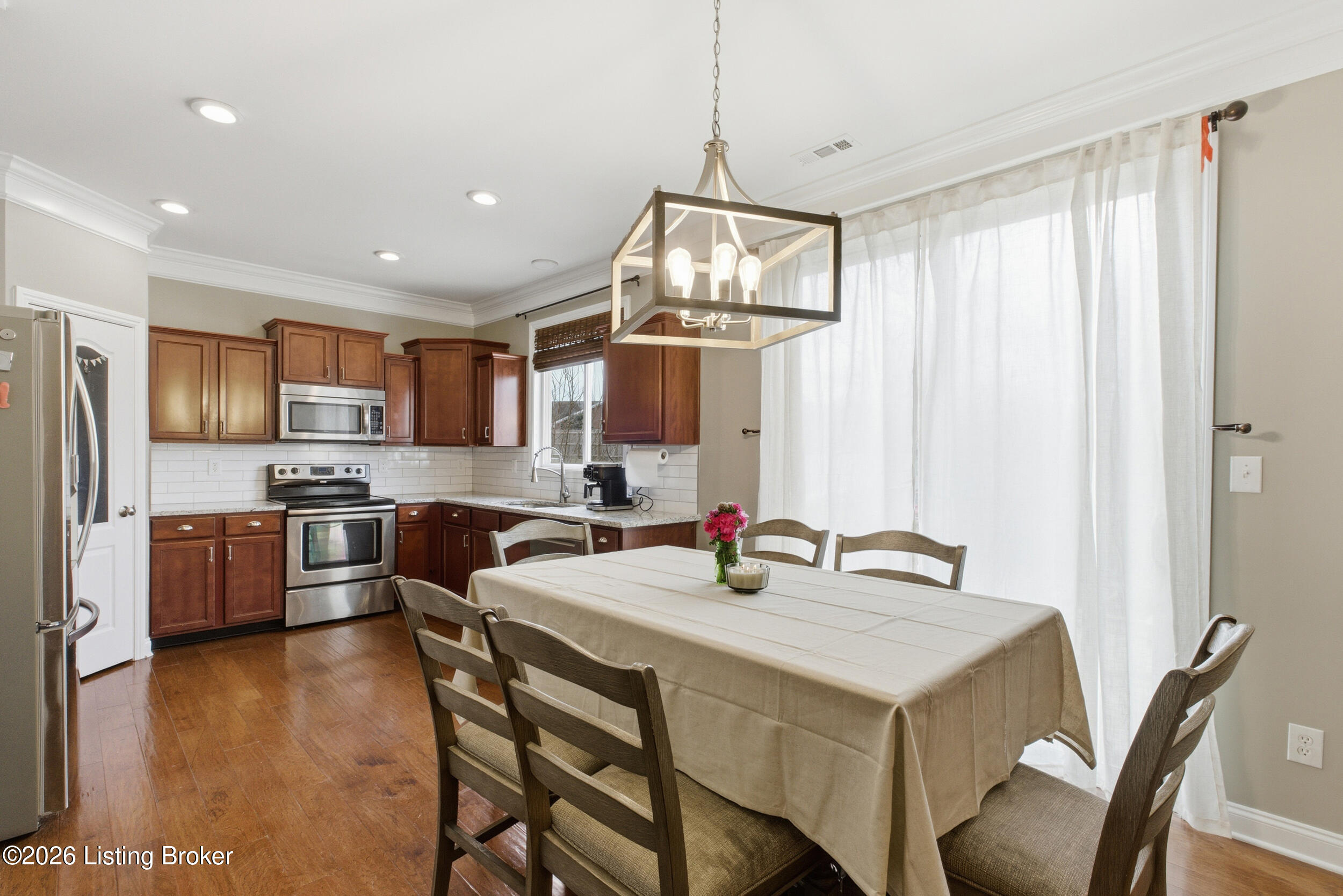 12004 Longview Farm Dr