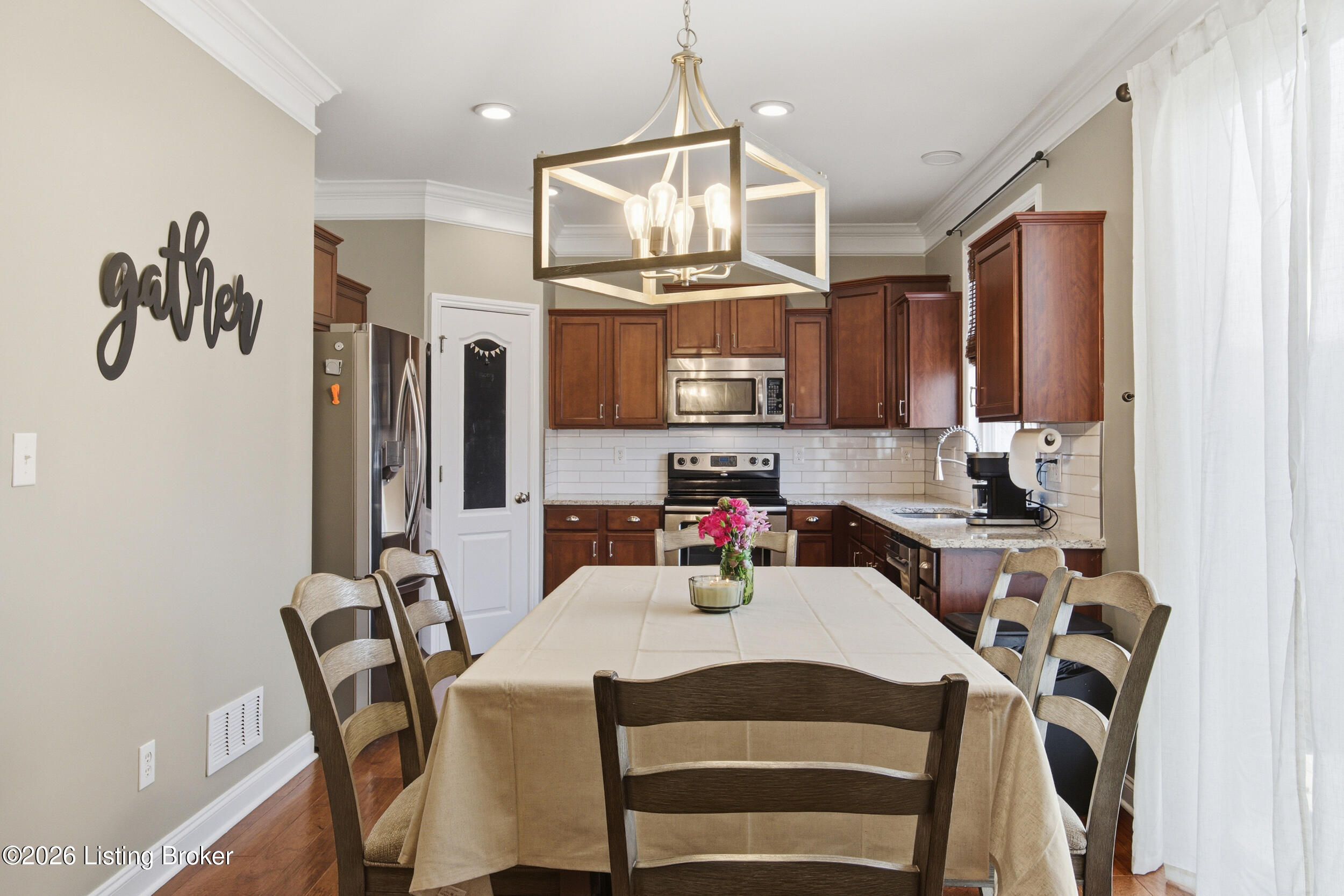 12004 Longview Farm Dr