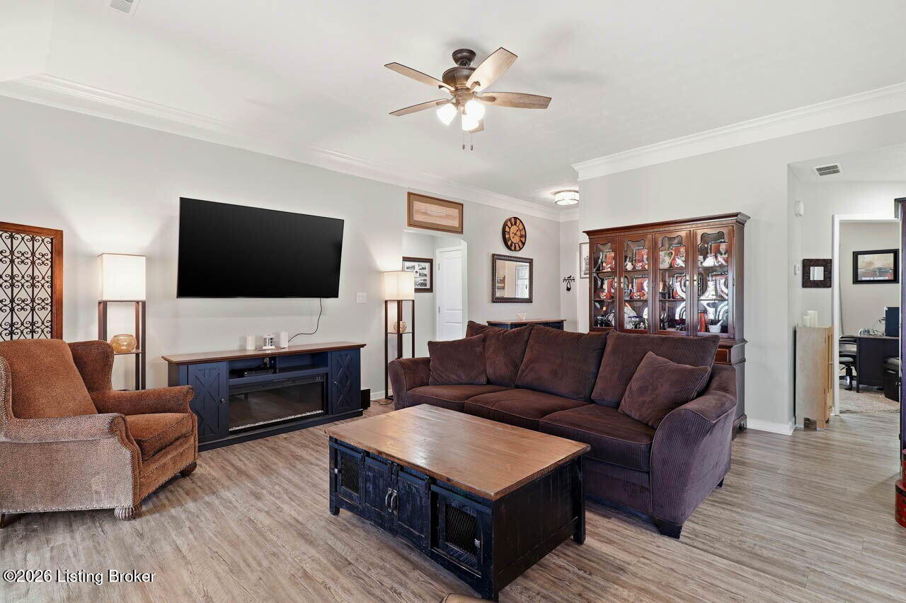 10917 Hidden Trail Ct