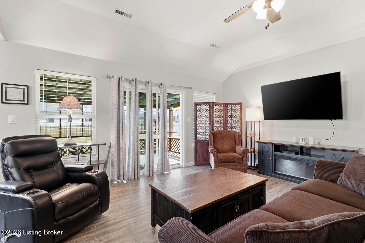 10917 Hidden Trail Ct