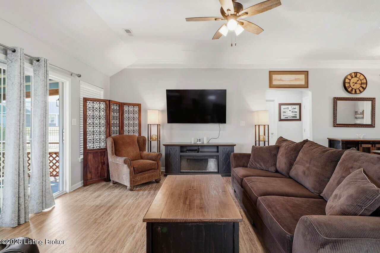 10917 Hidden Trail Ct