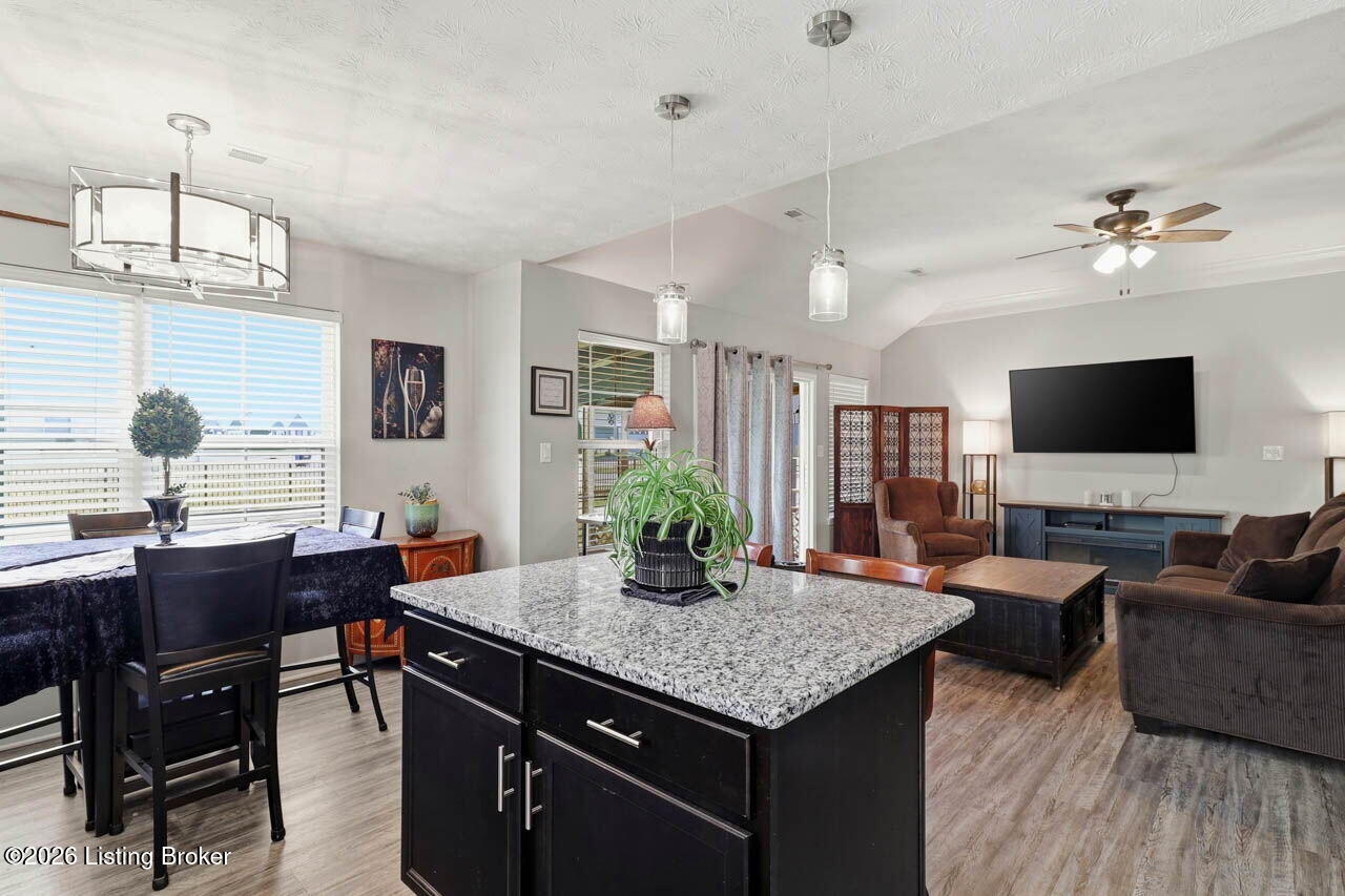 10917 Hidden Trail Ct