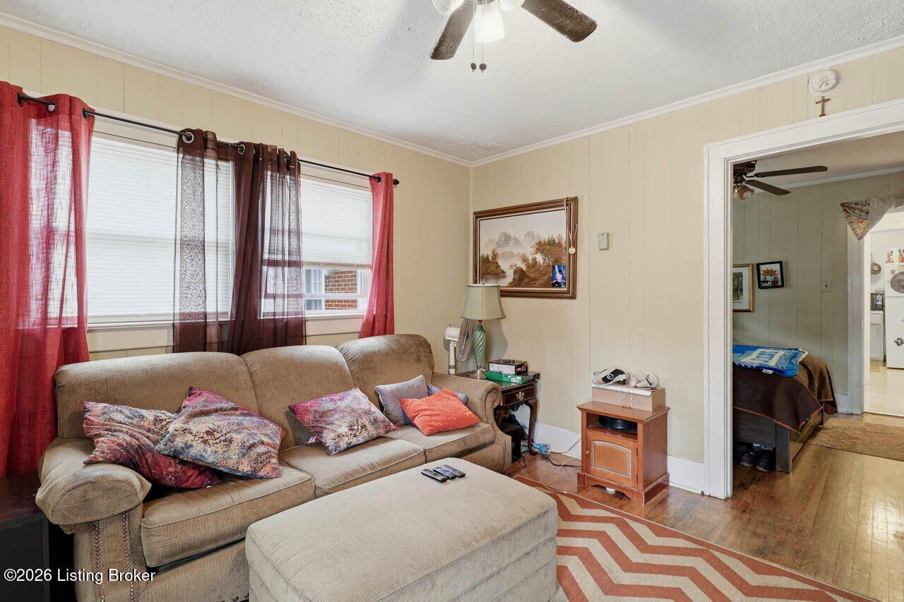 812 Brookline Ave