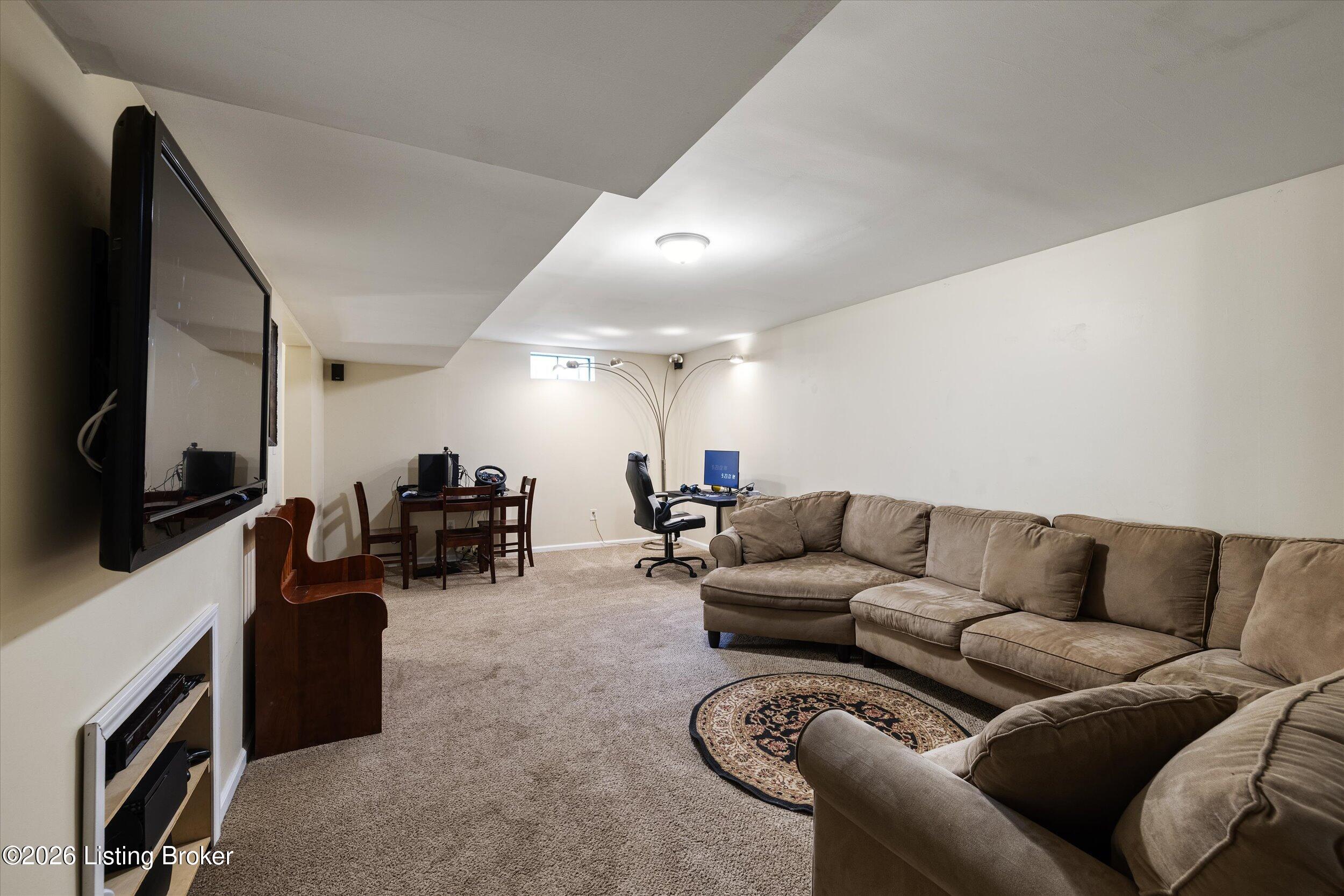 5109 Oakbrook Dr