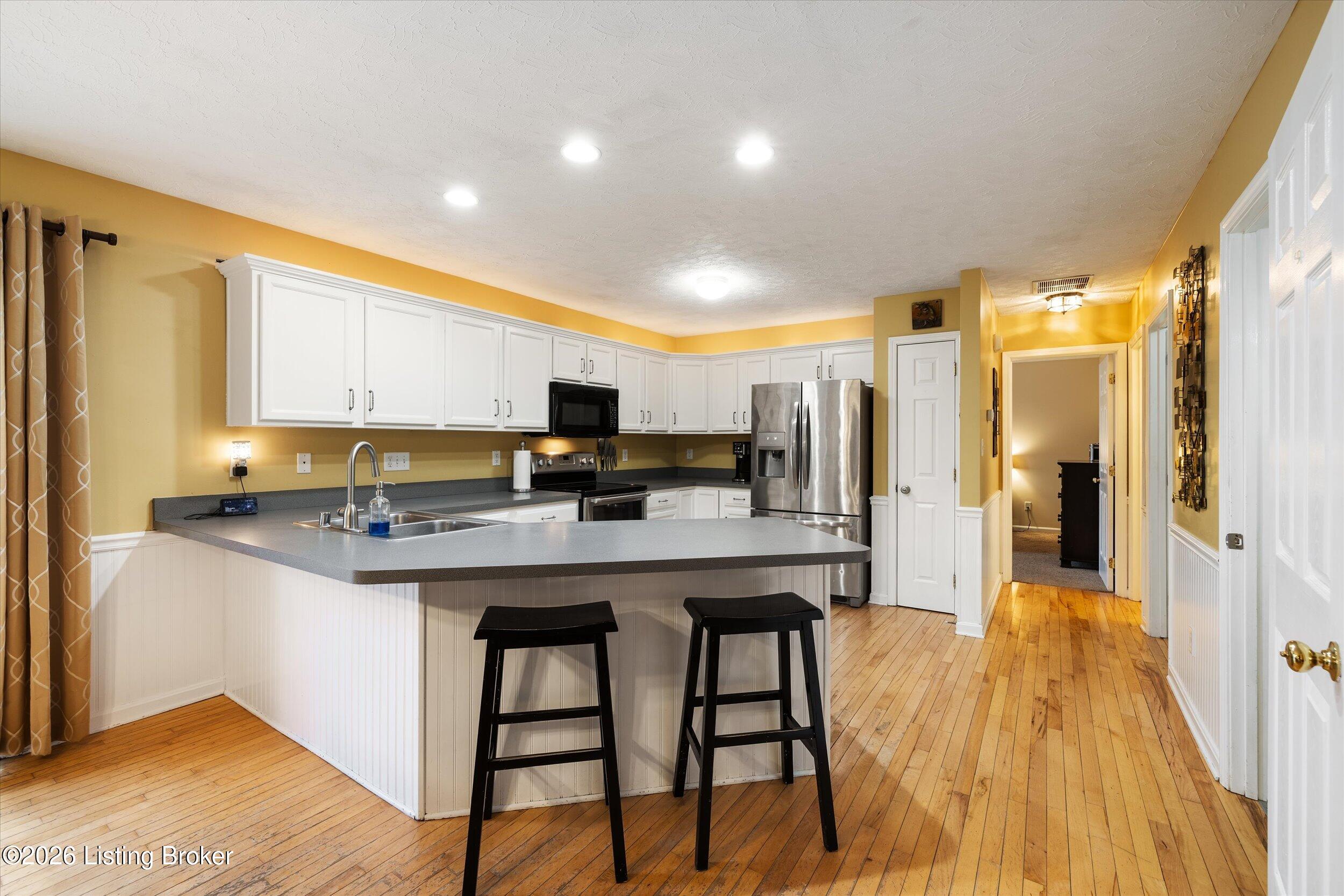 5109 Oakbrook Dr