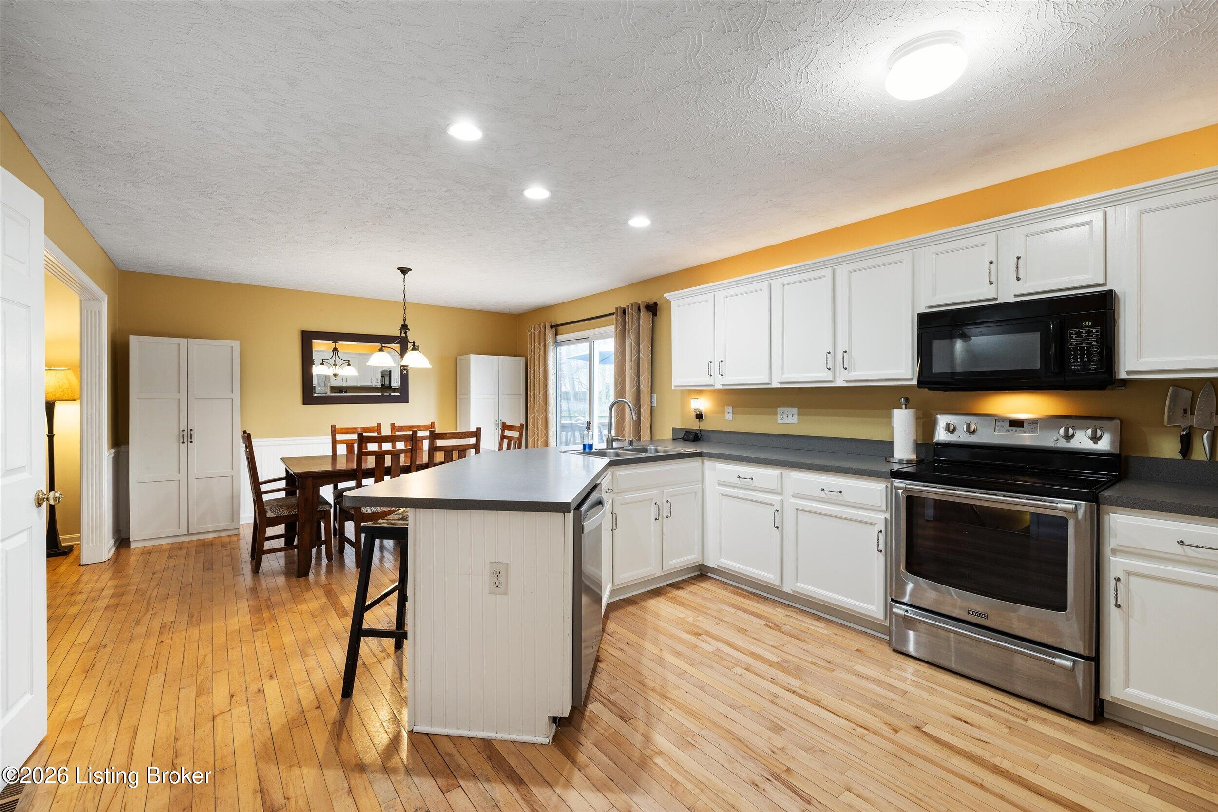 5109 Oakbrook Dr