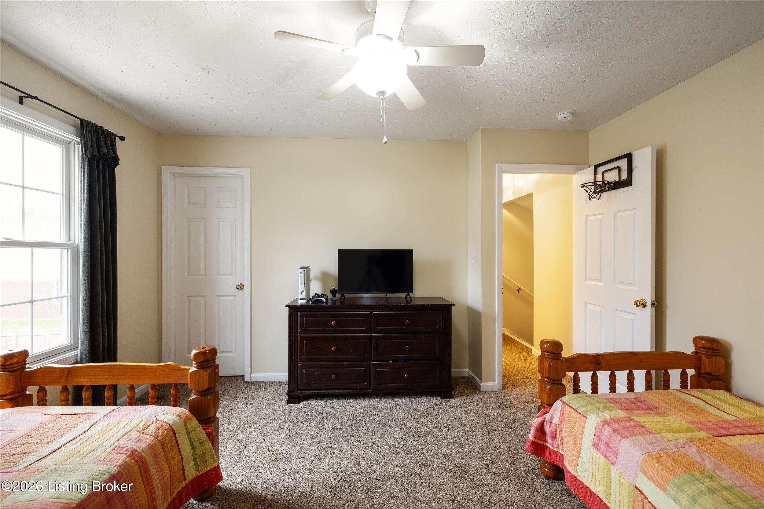 5109 Oakbrook Dr