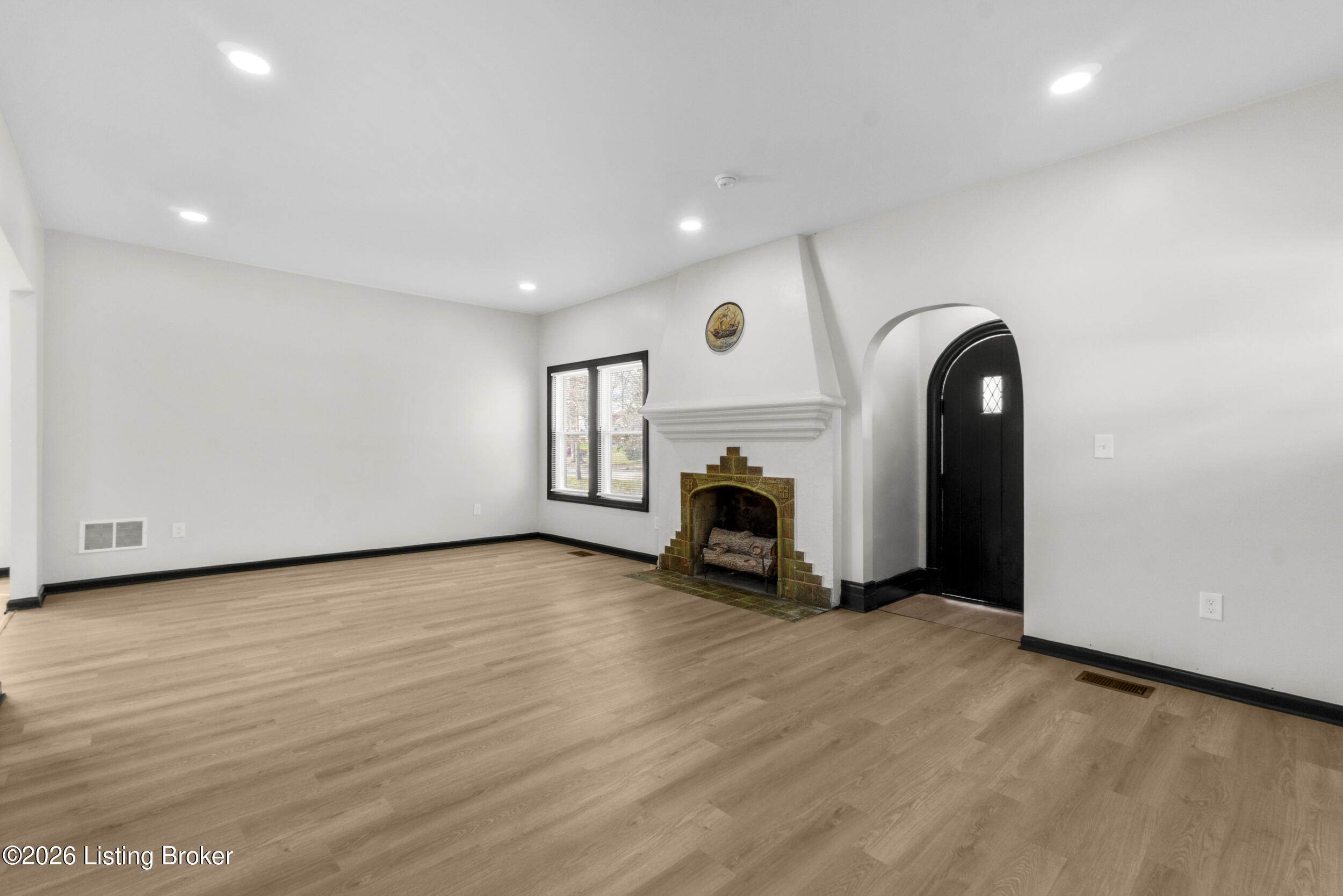 739 Southwestern Pkwy