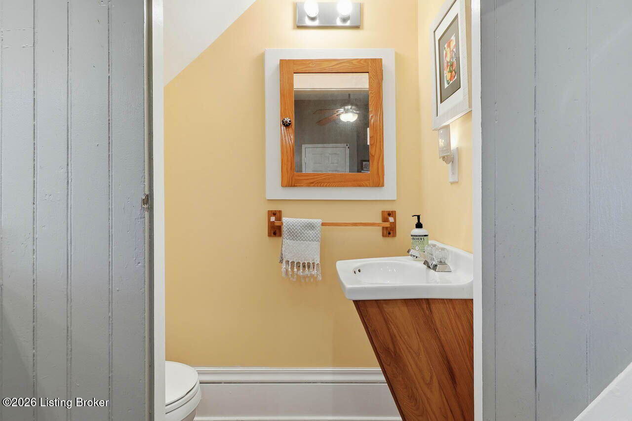 1428 E Breckinridge St