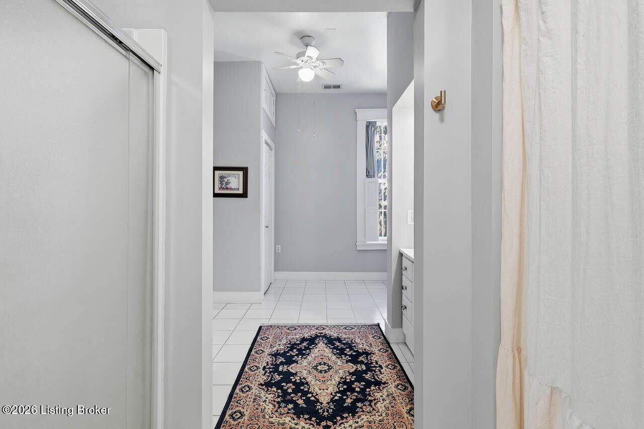 1428 E Breckinridge St