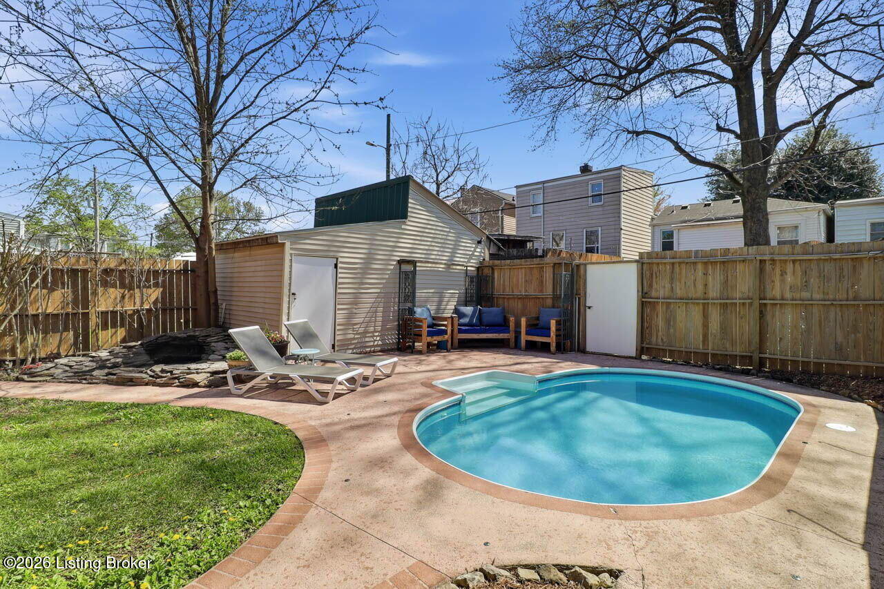 1428 E Breckinridge St