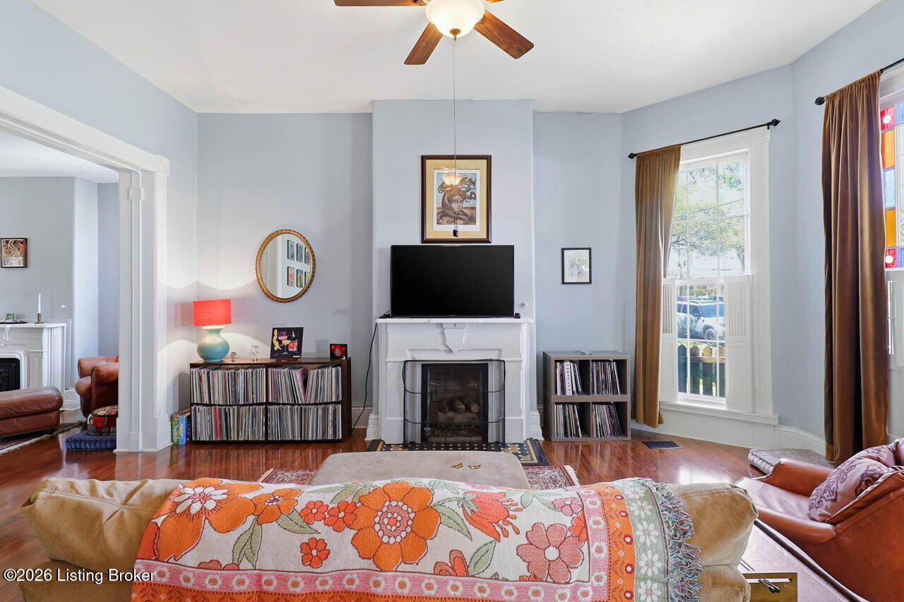 1428 E Breckinridge St