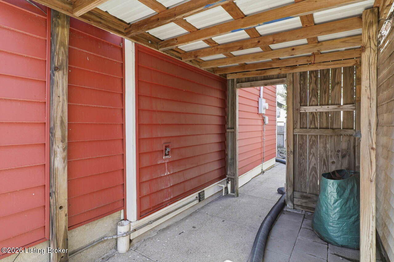 1428 E Breckinridge St