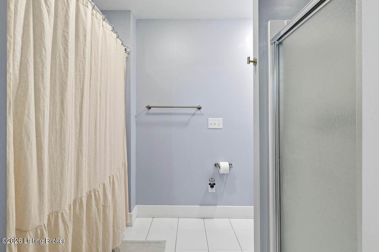 1428 E Breckinridge St