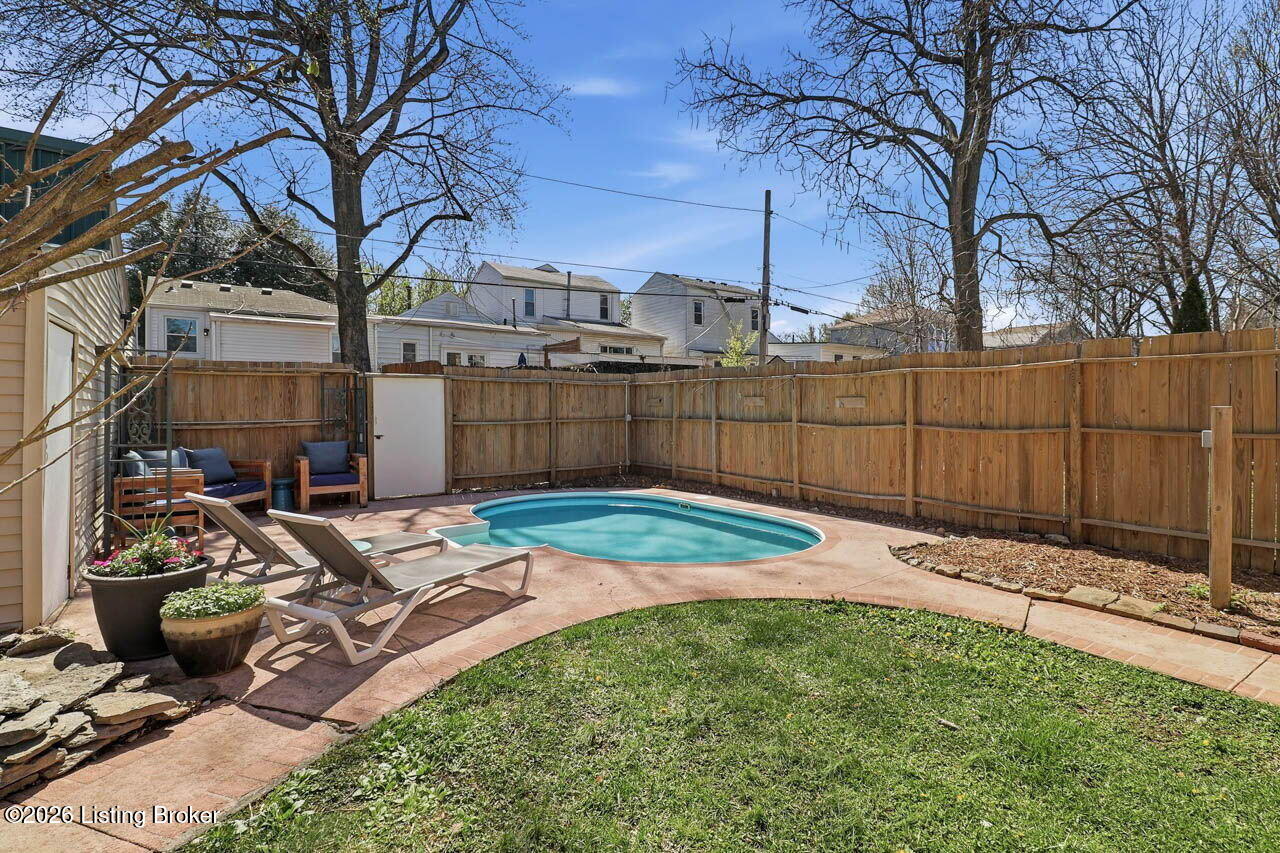 1428 E Breckinridge St