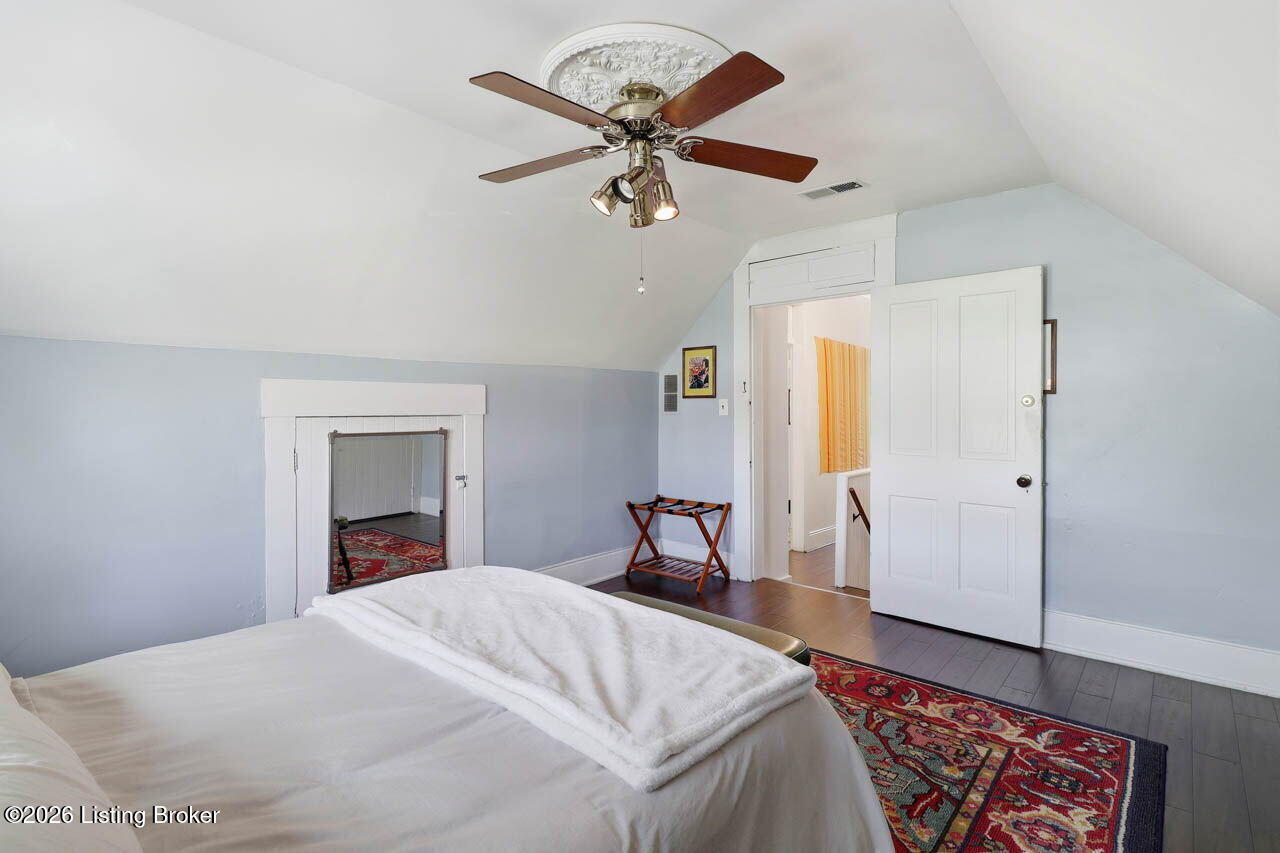 1428 E Breckinridge St