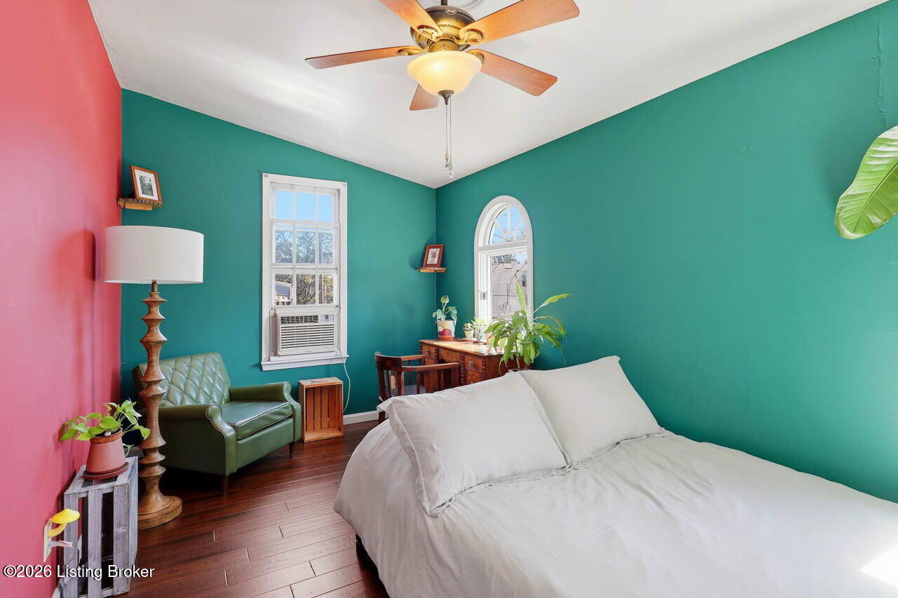 1428 E Breckinridge St