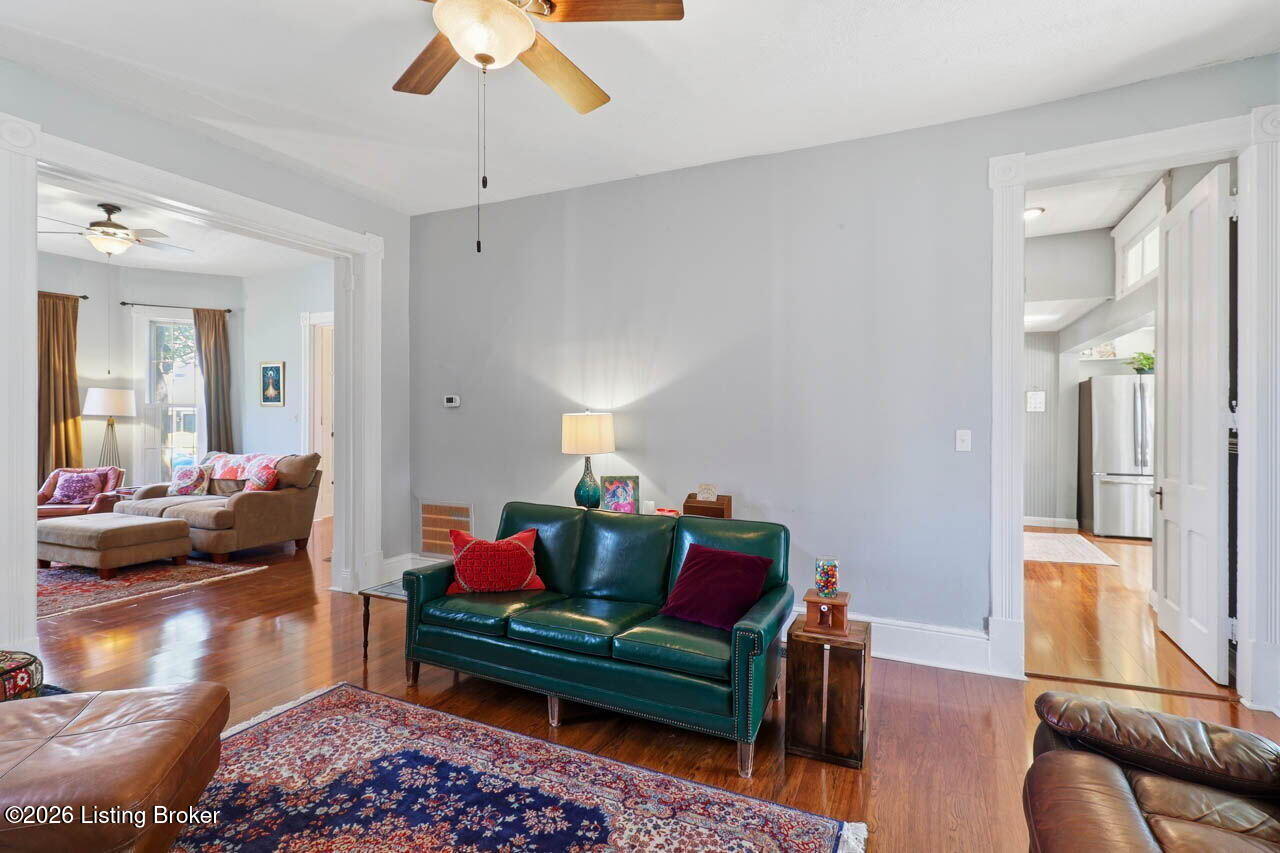 1428 E Breckinridge St