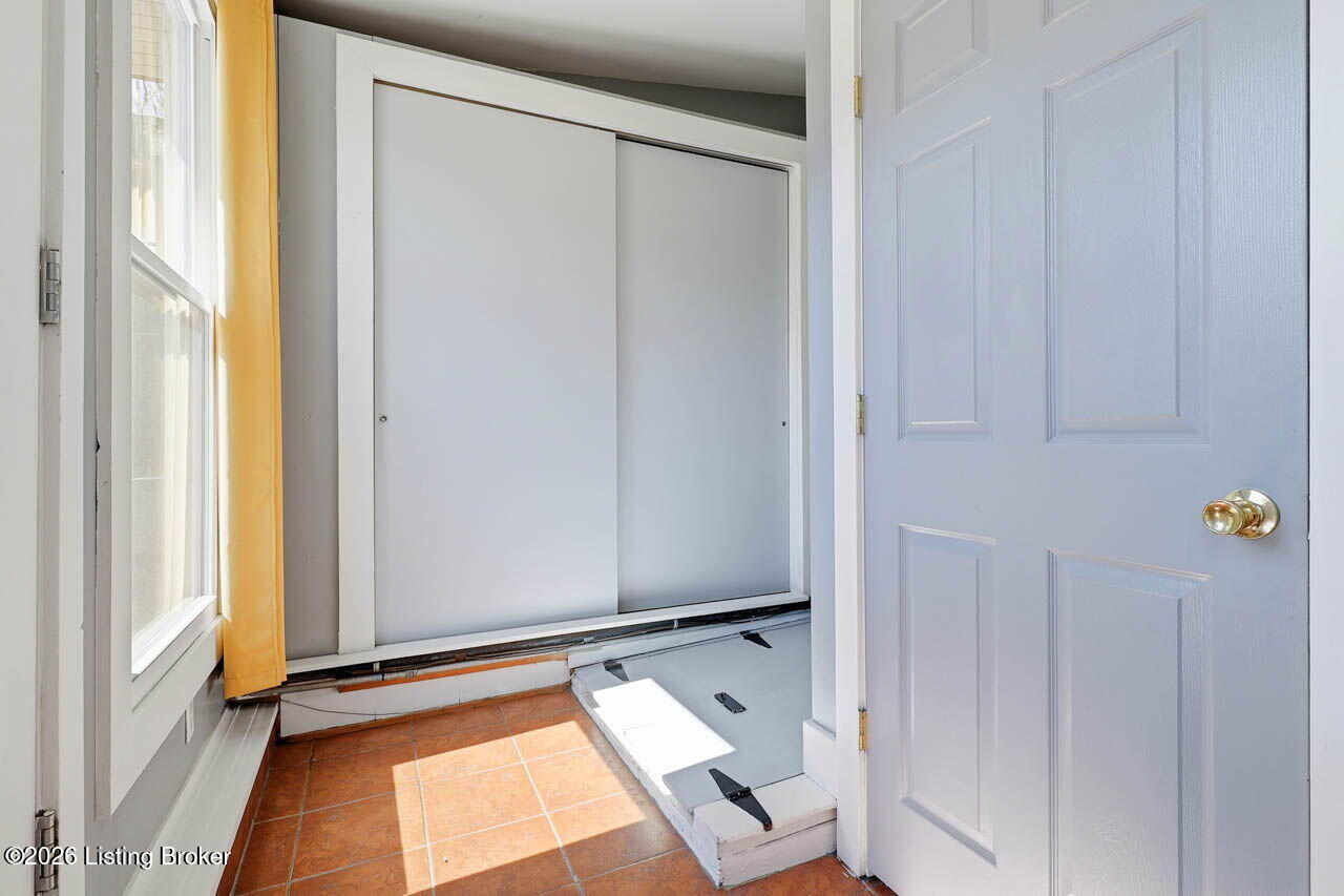 1428 E Breckinridge St