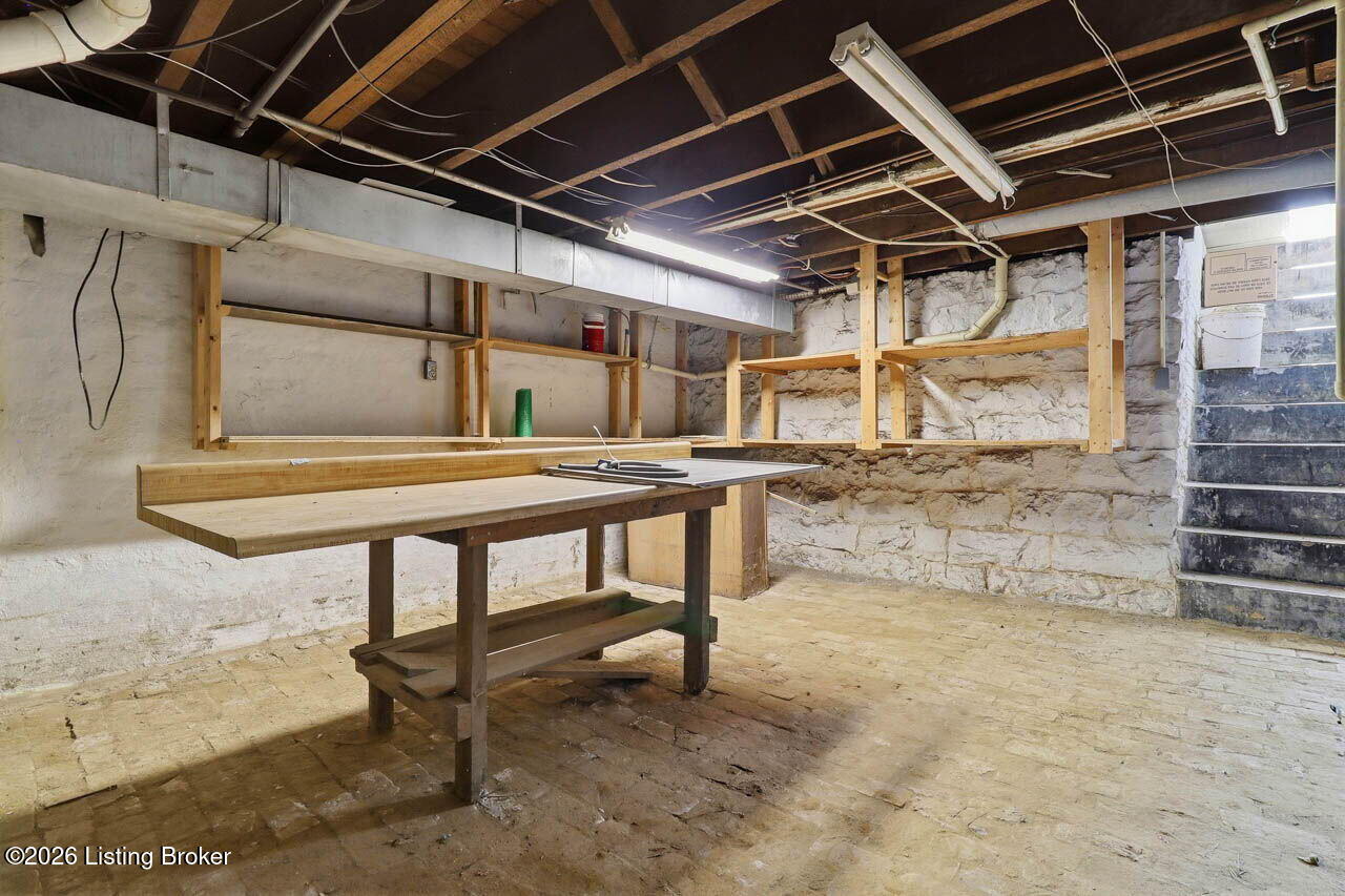 1428 E Breckinridge St