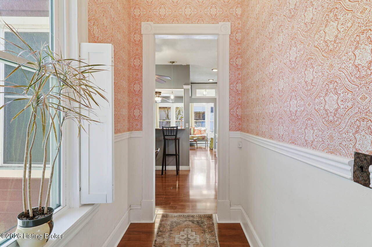 1428 E Breckinridge St