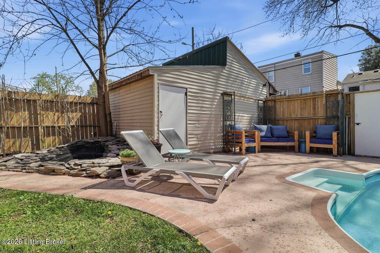 1428 E Breckinridge St