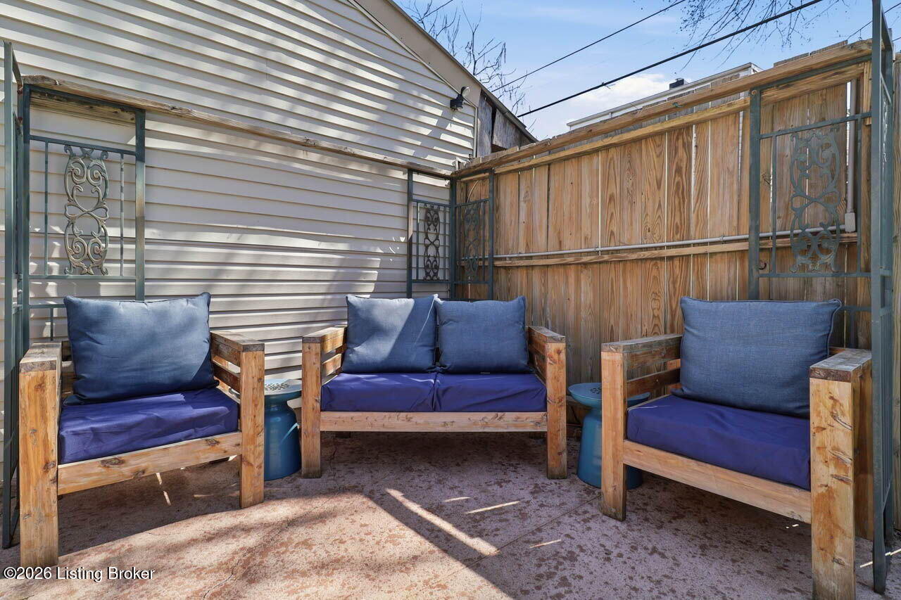 1428 E Breckinridge St