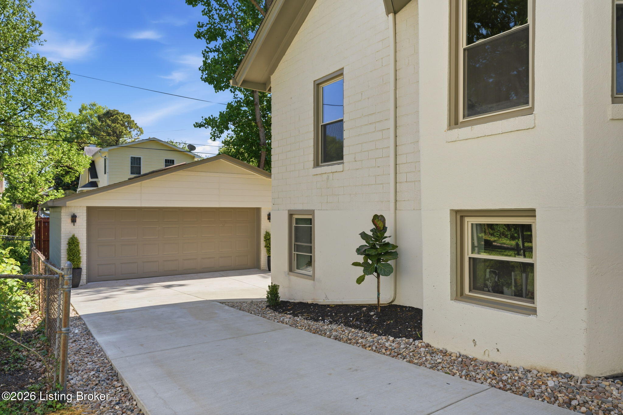 1618 Shady Ln