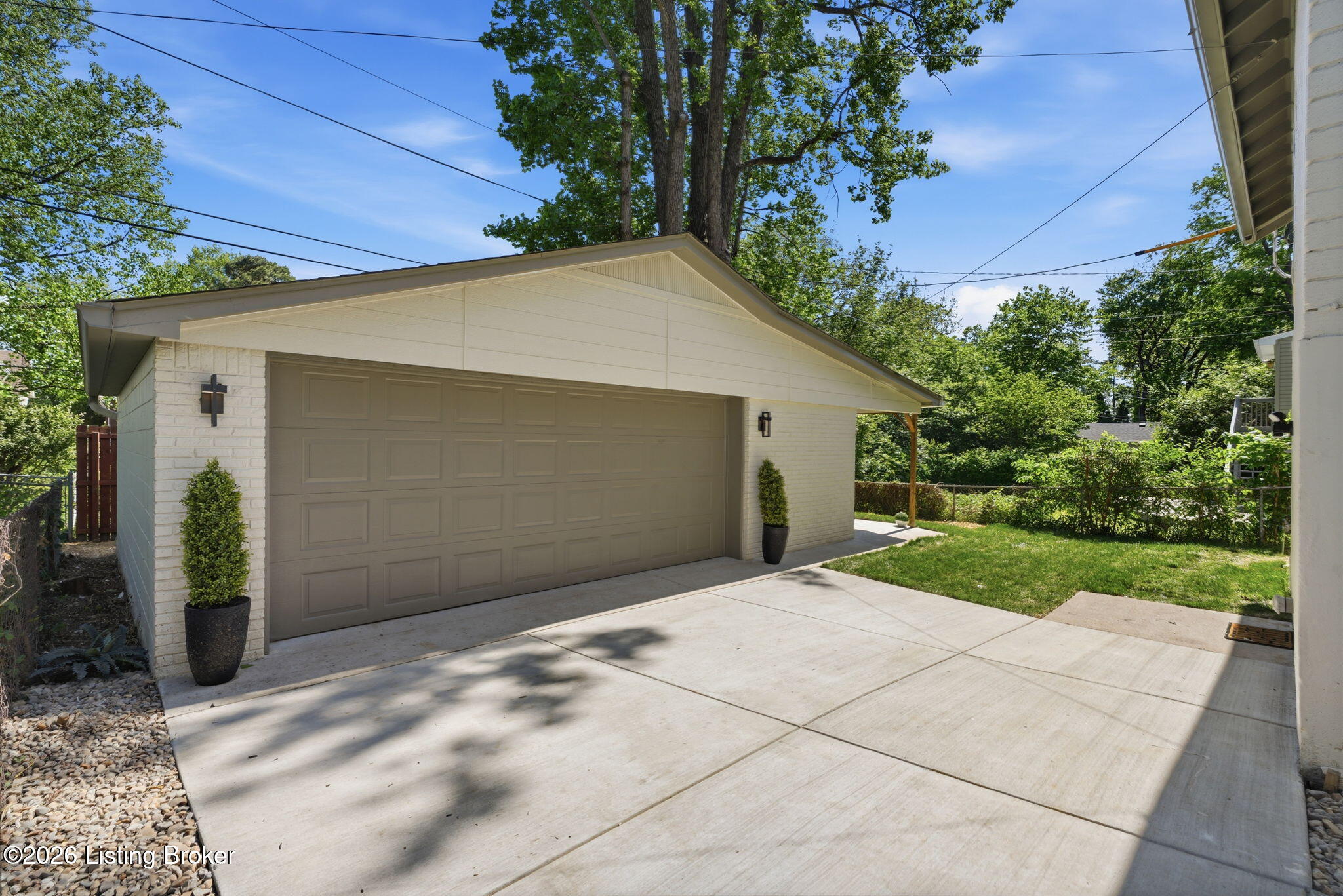 1618 Shady Ln