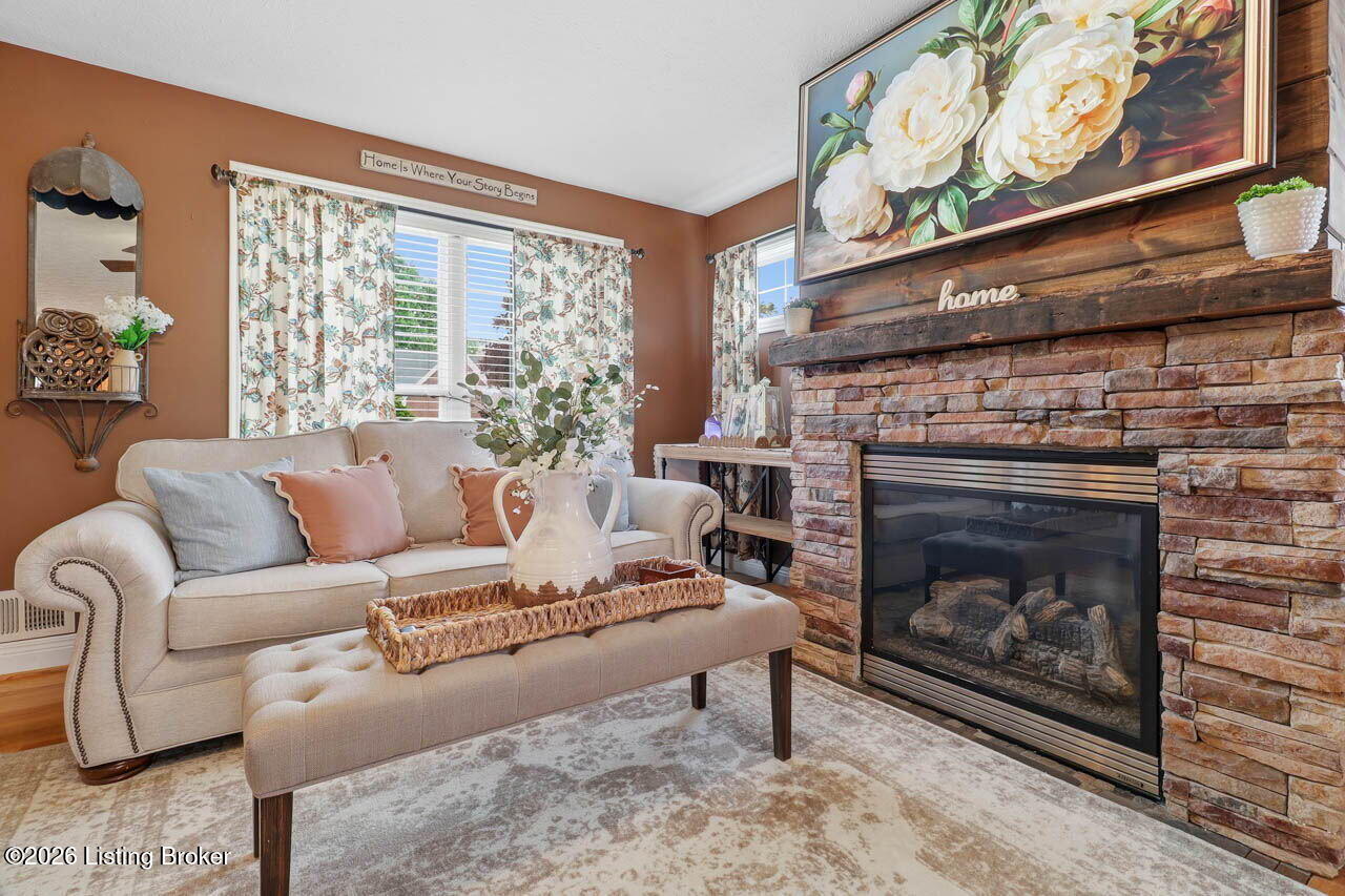 236 Bentwood Dr