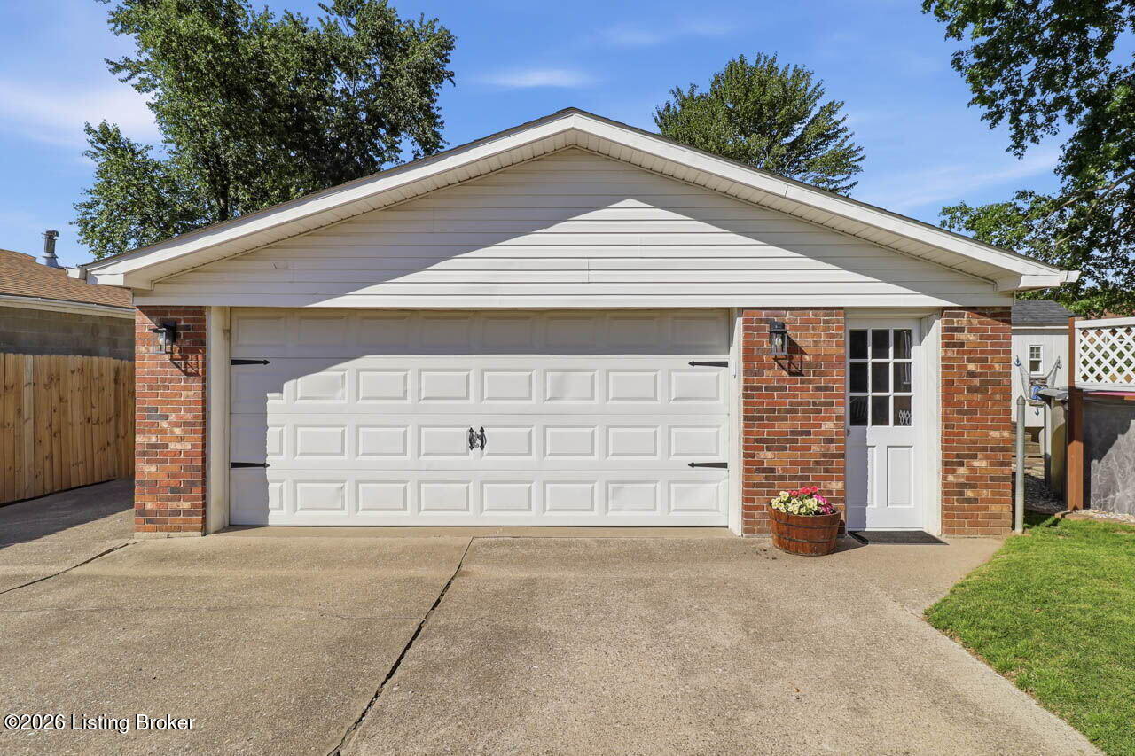2419 McGee Dr