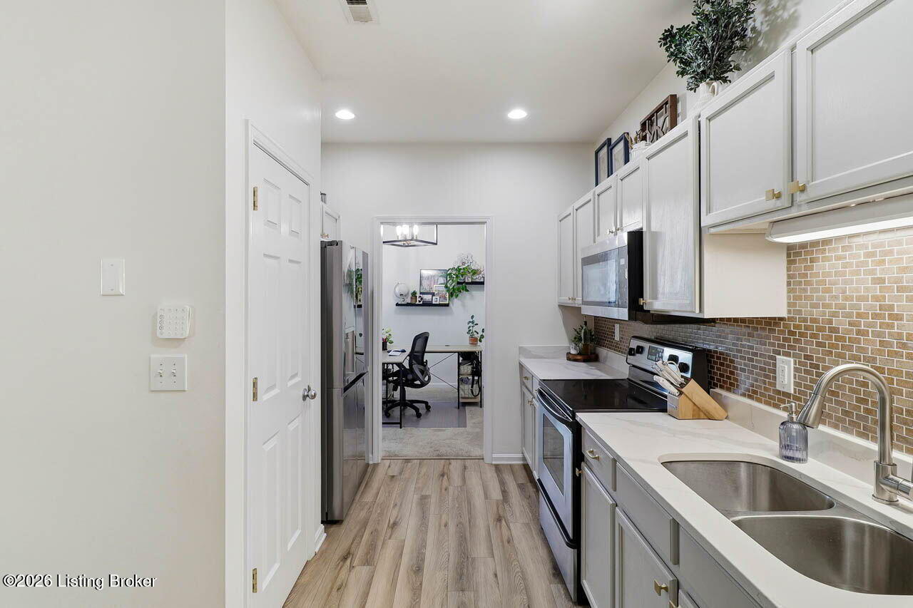 10302 Dorsey Village Dr