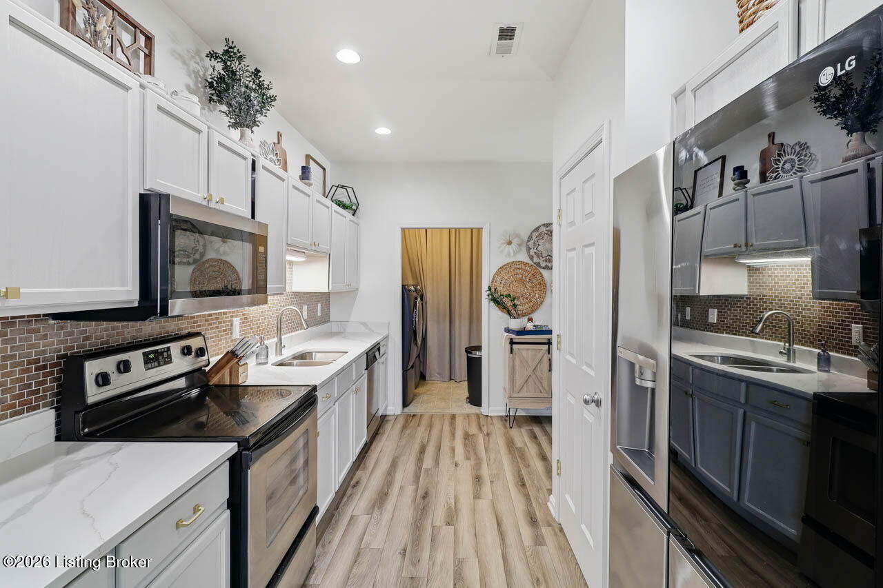 10302 Dorsey Village Dr