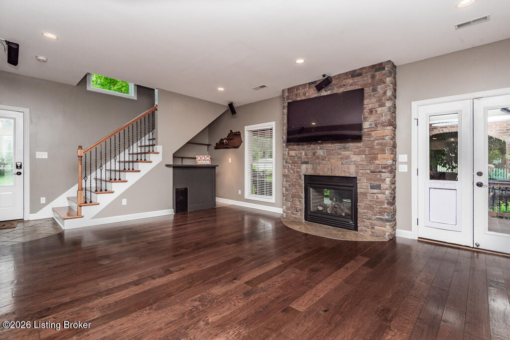 6207 Perrin Dr