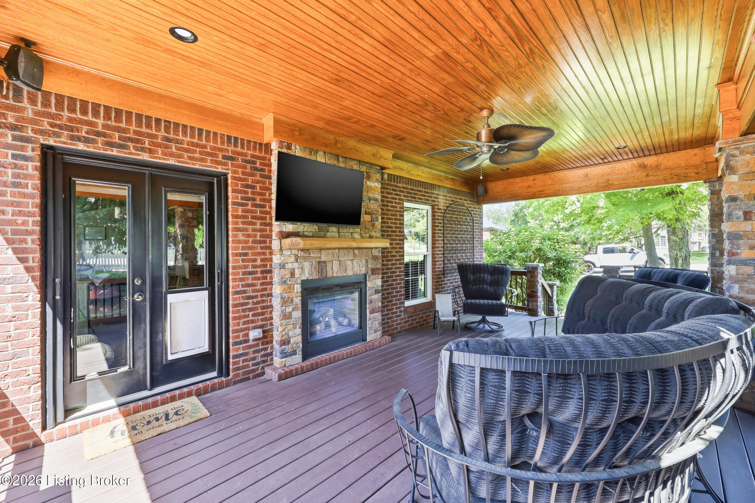 6207 Perrin Dr
