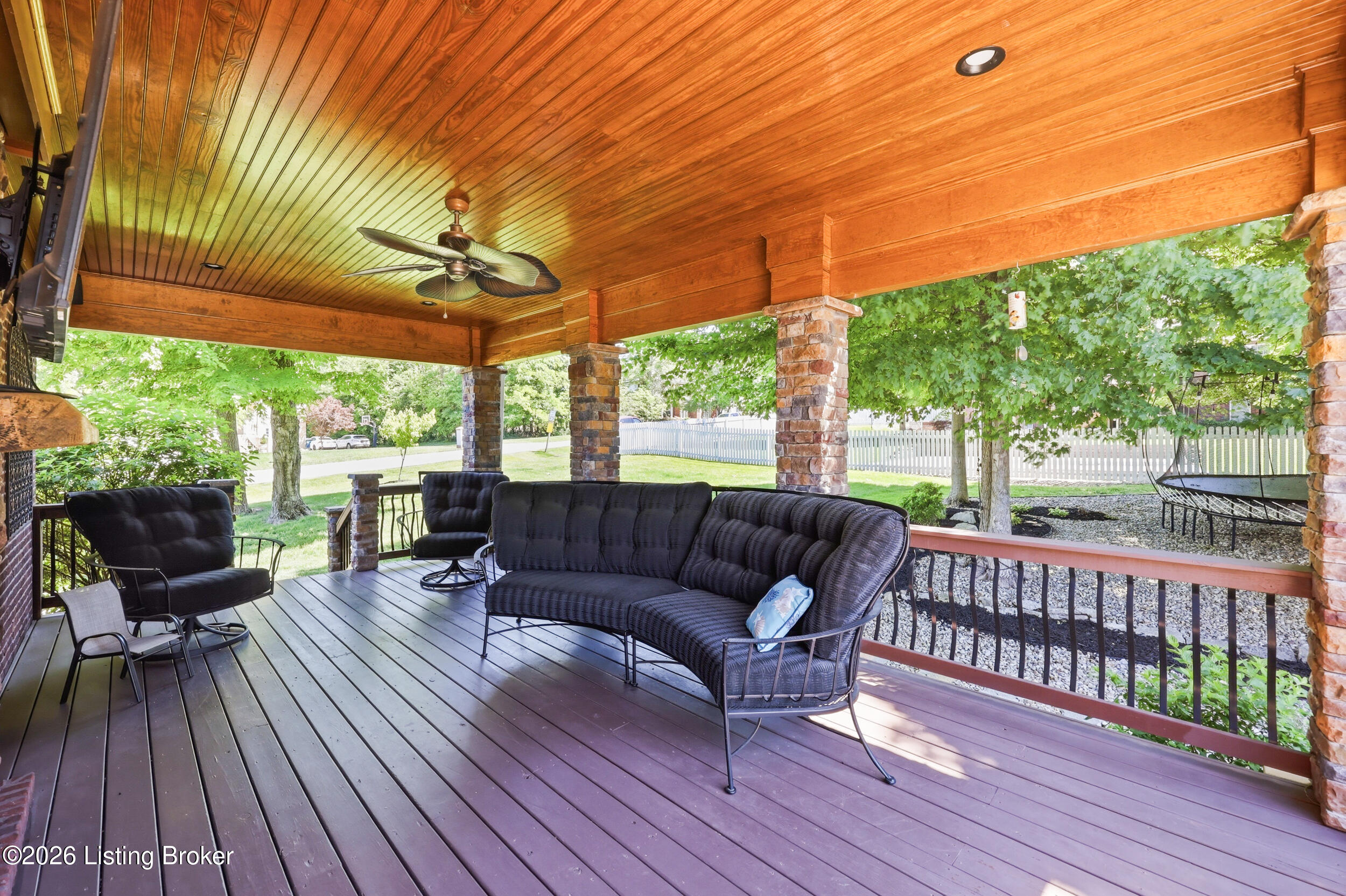 6207 Perrin Dr
