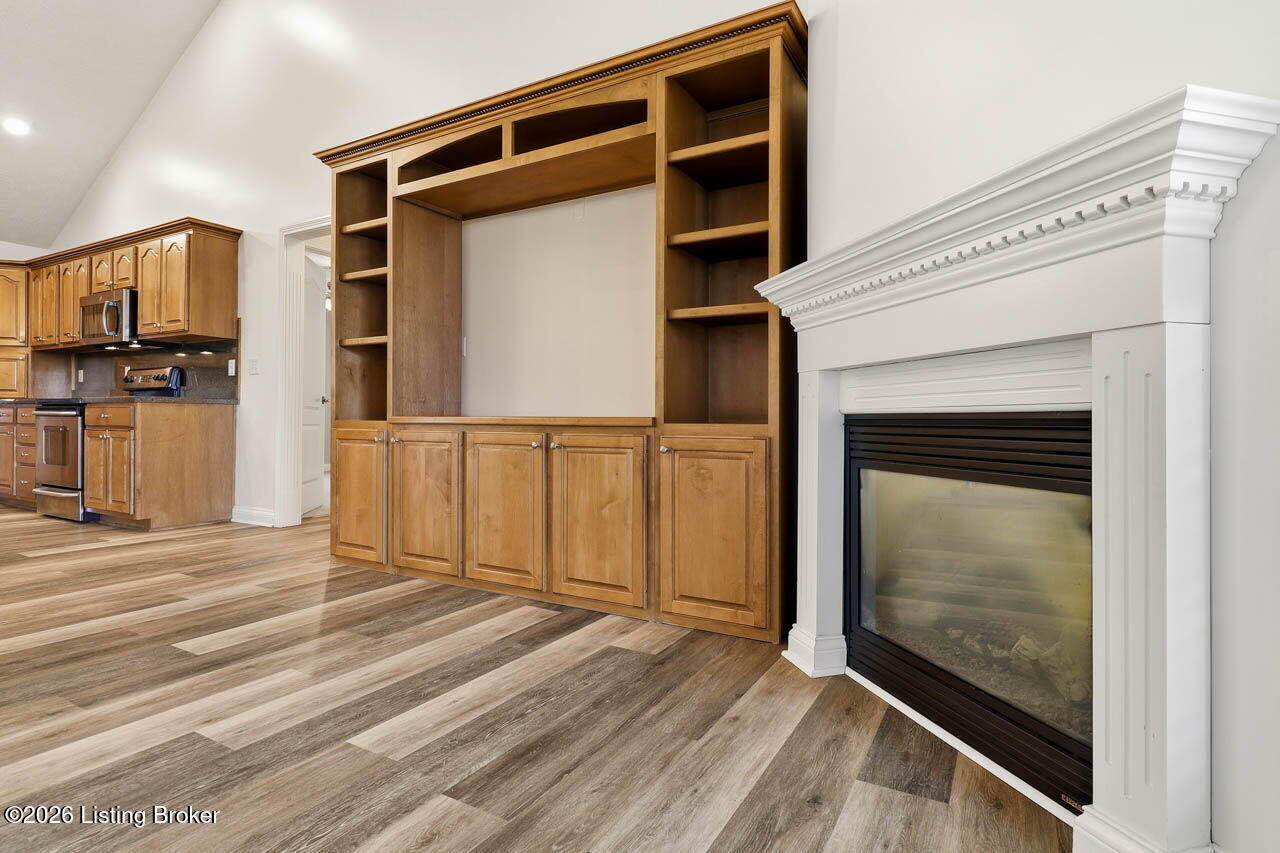 12611 Bernay Pl