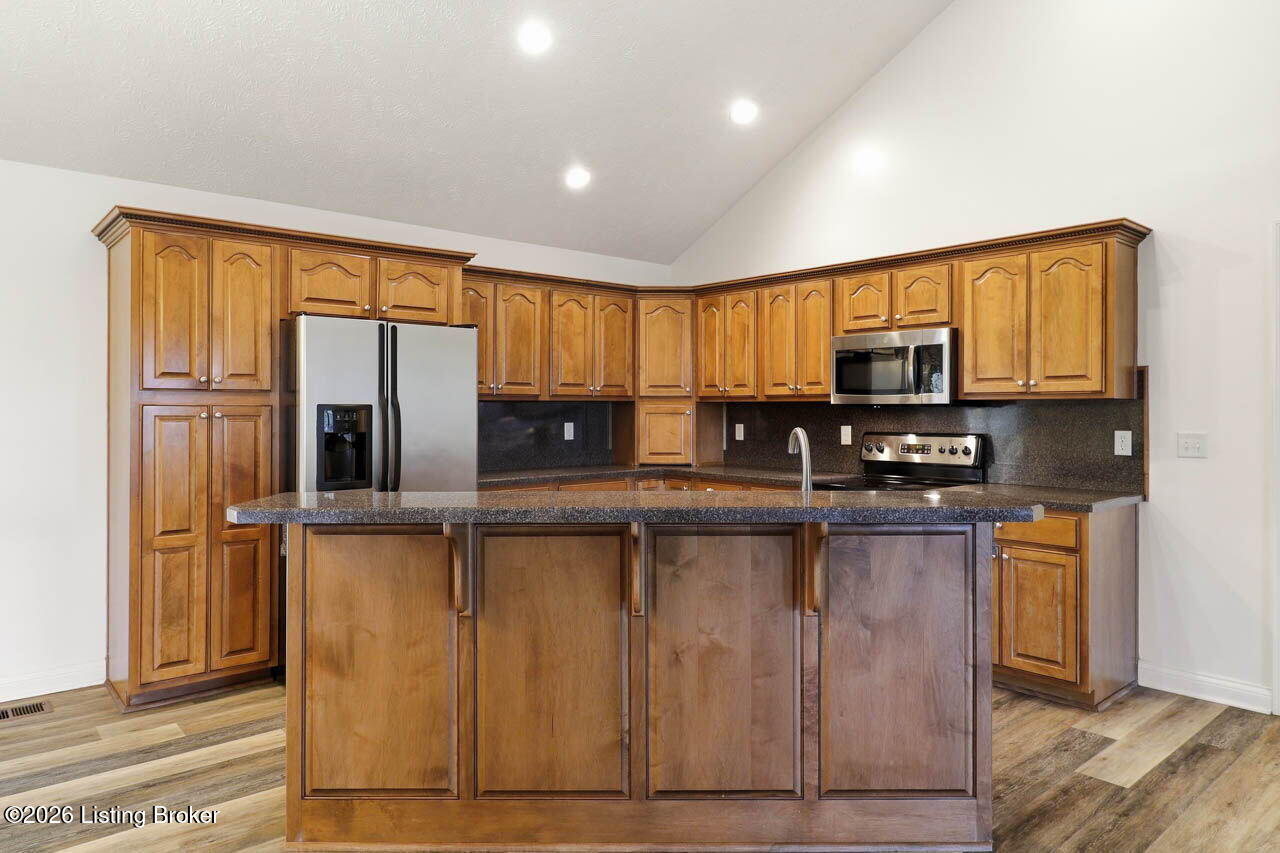 12611 Bernay Pl