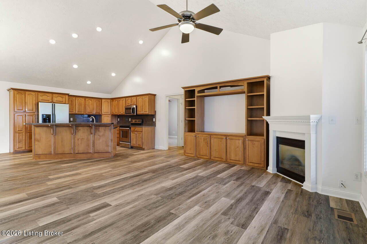12611 Bernay Pl