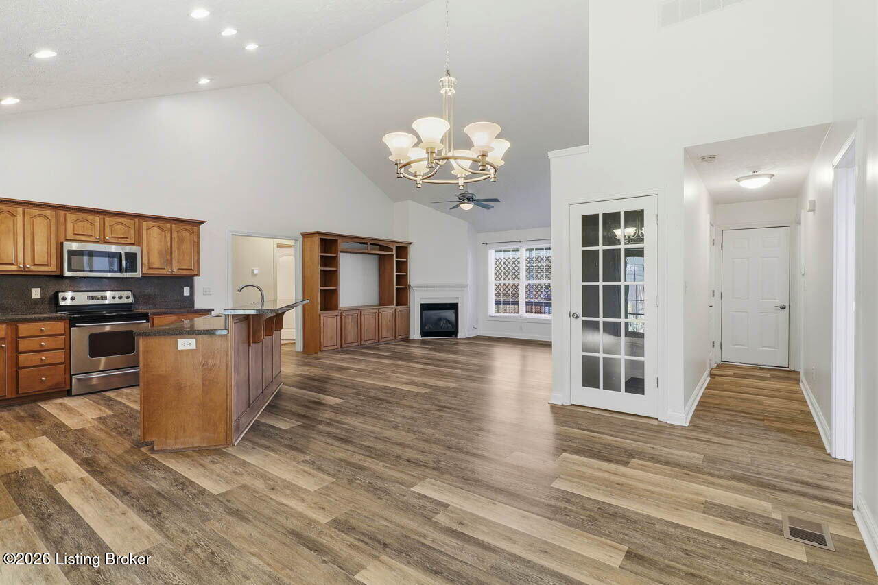 12611 Bernay Pl