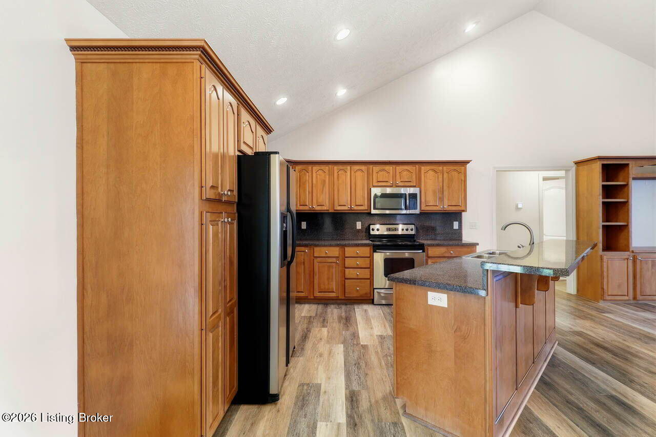 12611 Bernay Pl