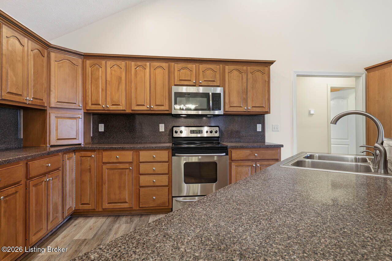 12611 Bernay Pl