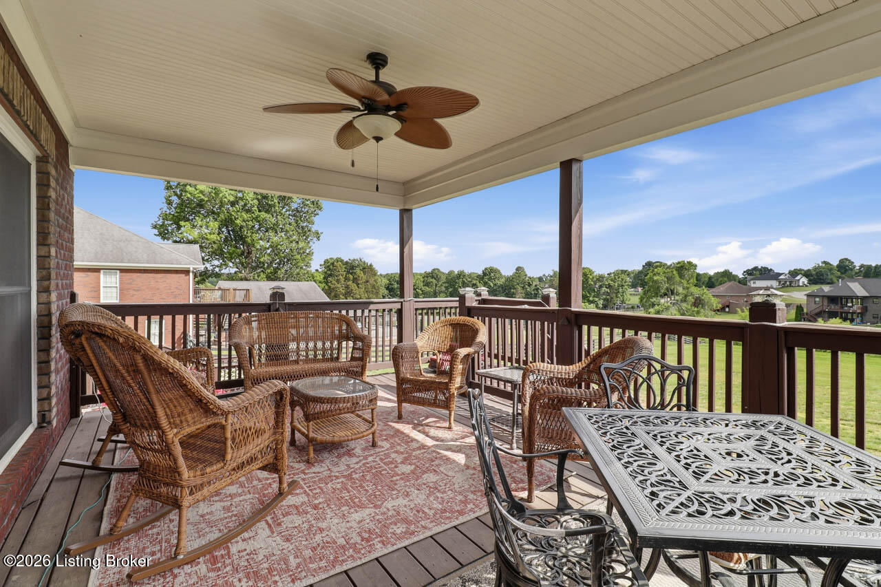 585 Sunray Dr