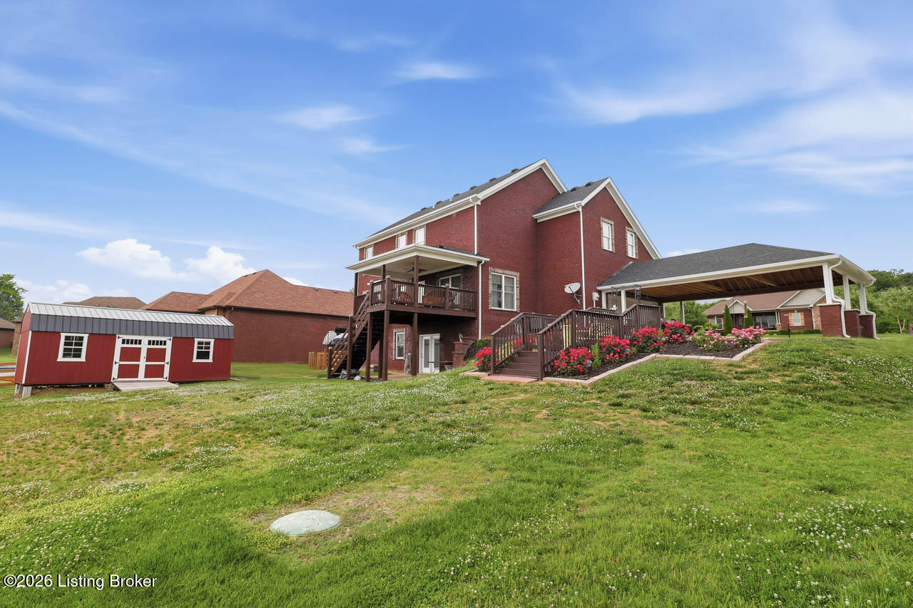 585 Sunray Dr
