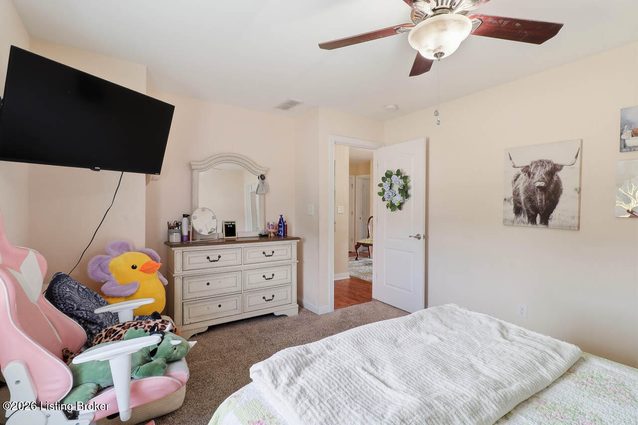585 Sunray Dr