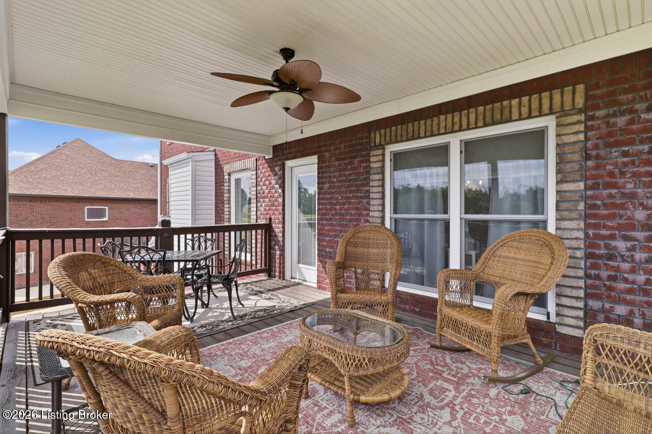 585 Sunray Dr