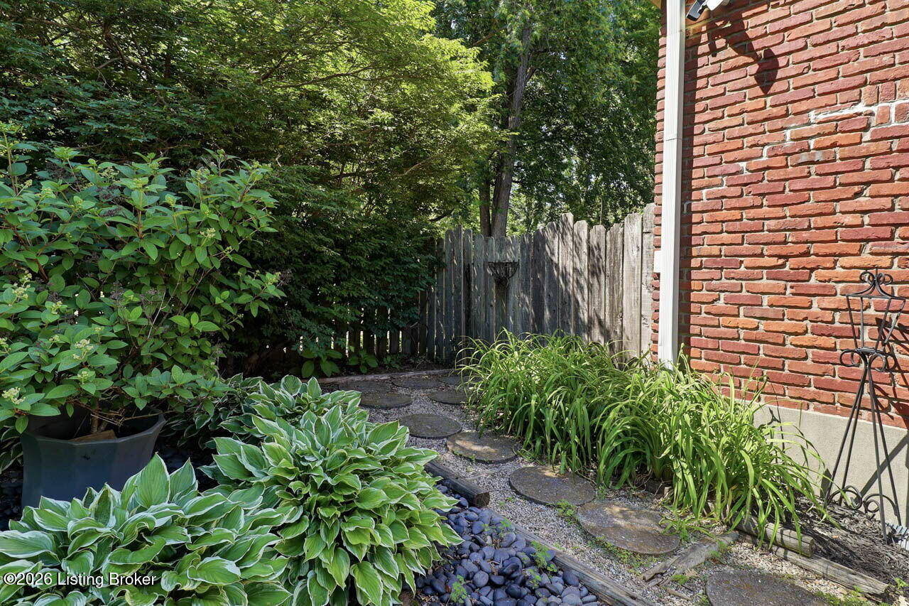 4108 Meadowland Dr