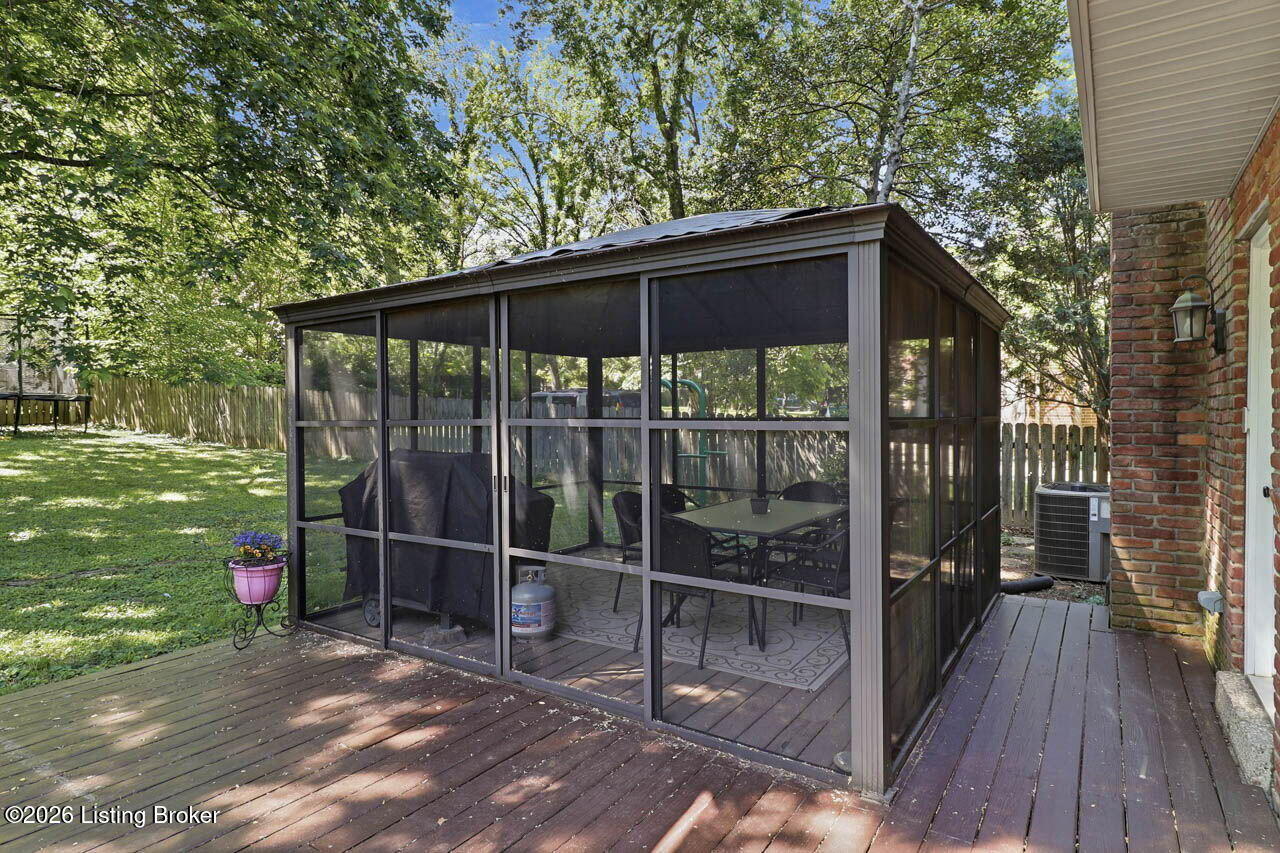 4108 Meadowland Dr