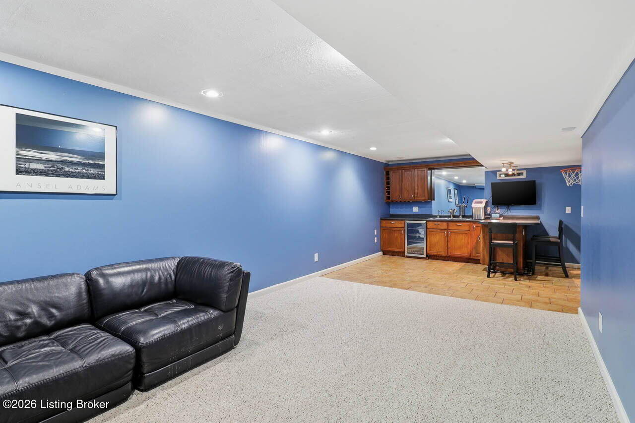 2905 Lake Vista Dr