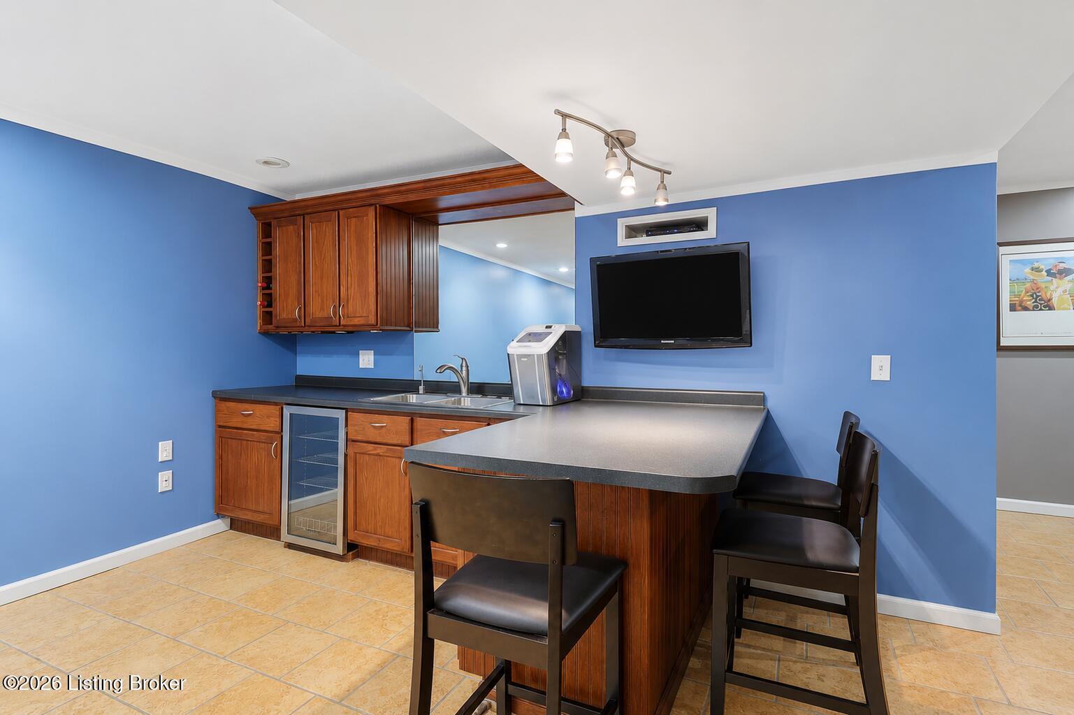 2905 Lake Vista Dr